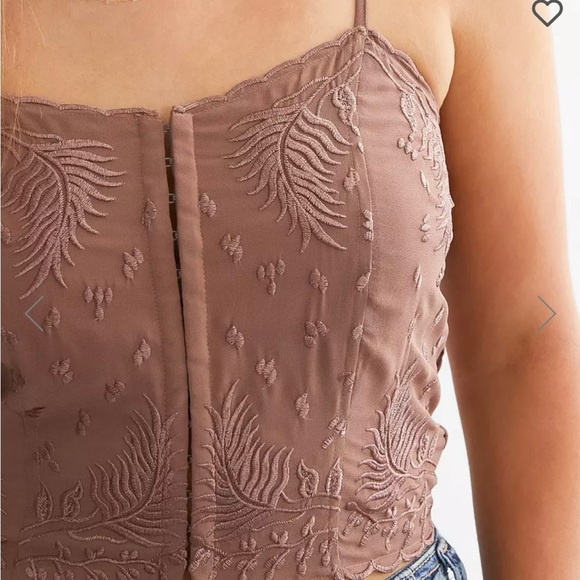 🛍️Red By BKE Dusty Pink Embroidered Tank Top Size Small NWT - Picture 3 of 12